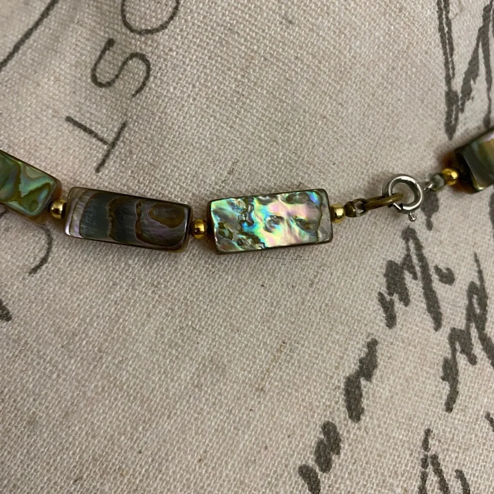 Vintage Elegant Abalone shell beaded Necklace - Picture 5 of 16